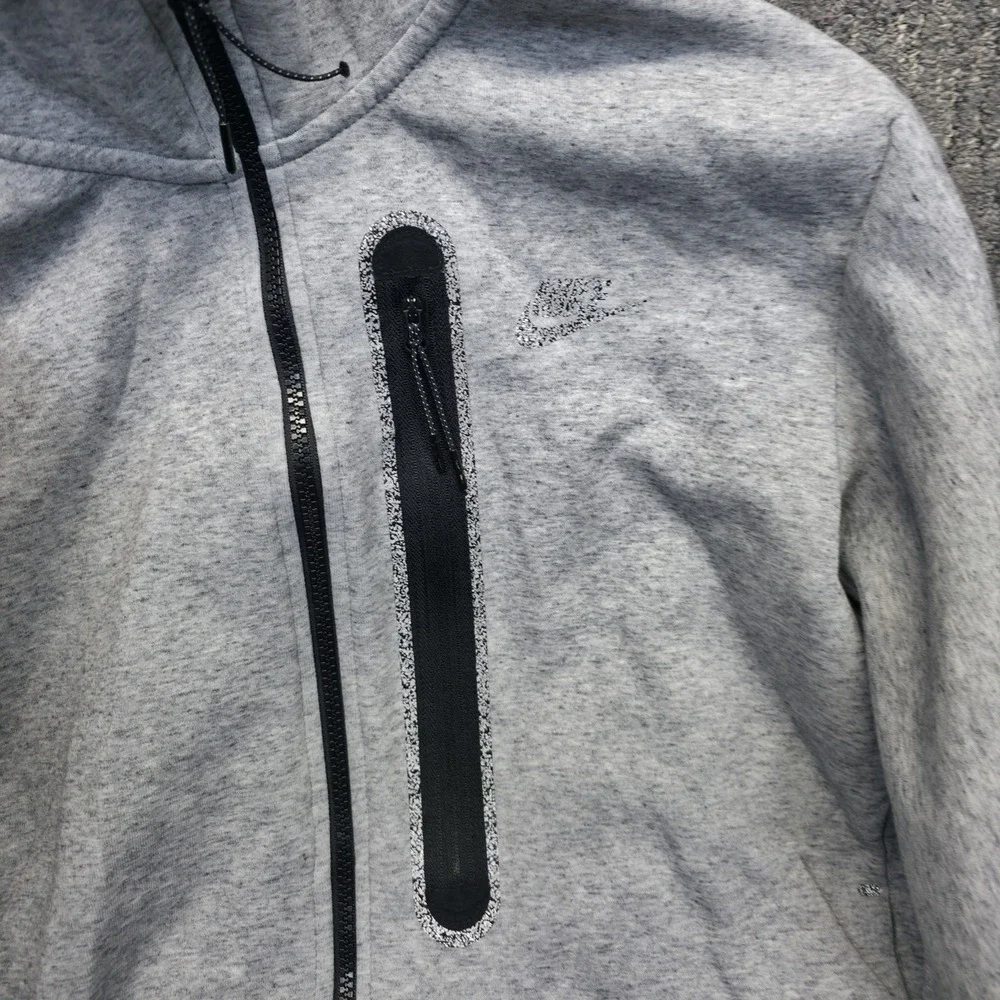 Nike sportswear tech